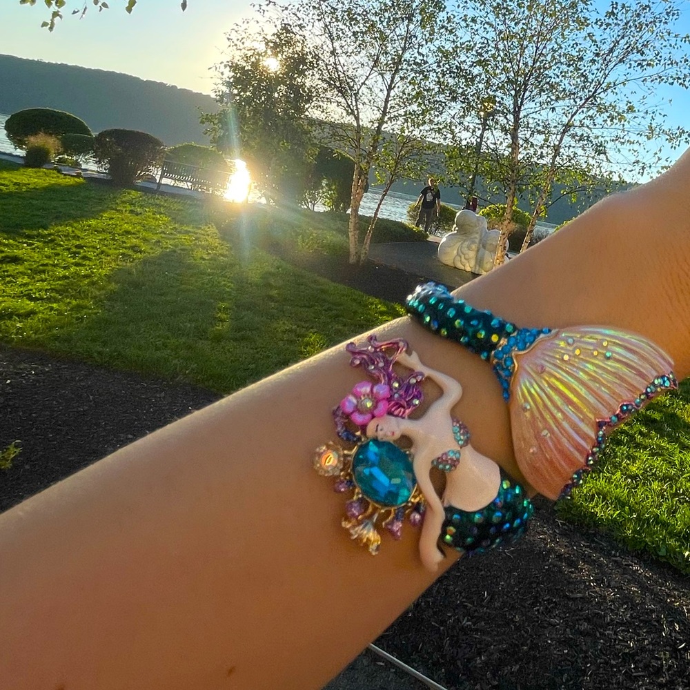 Beautiful Betsey Johnson Mermaid Hinged Bangle Bracelet